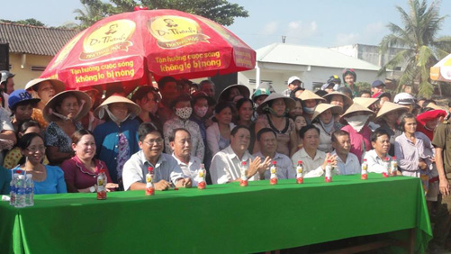 Giúp người nghèo thoát nghèo 
